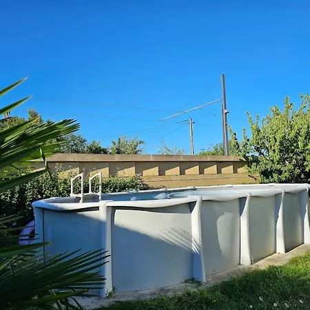 Jolie Maison T4 Avec Piscine A * Meyzieu